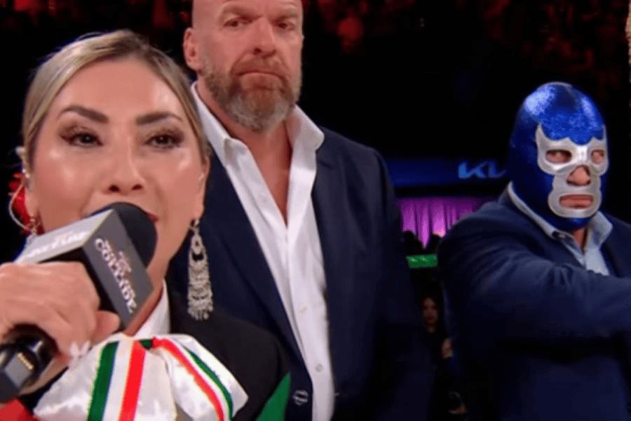 Cantante Deyra Barrera se disculpa tras interpretación inexacta de Himno Nacional Cantante Deyra Barrera se disculpa tras interpretación inexacta de Himno Nacional