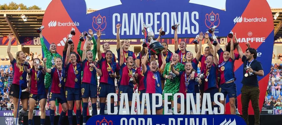 Barcelona femenil alza la Copa de la Reina tras vencer al Atlético de Madrid Barcelona femenil alza la Copa de la Reina tras vencer al Atlético de Madrid