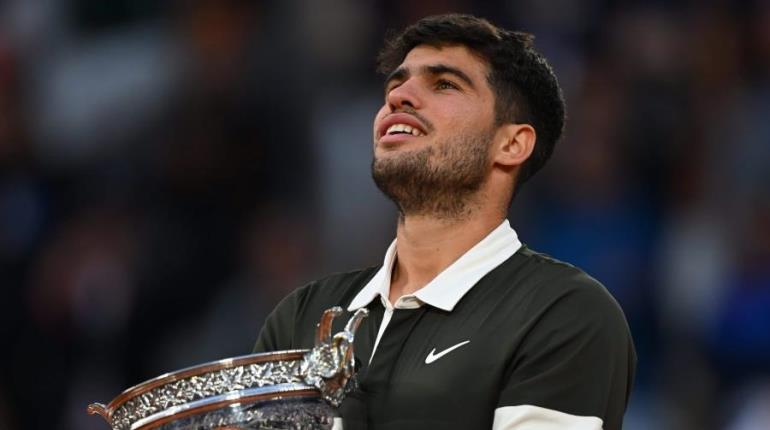 Carlos Alcaraz vence a Jannik Sinner y gana el Roland Garros