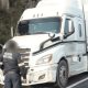 Pierde el control y cae en cuneta de aguas residuales en Valle Real, Pomoca