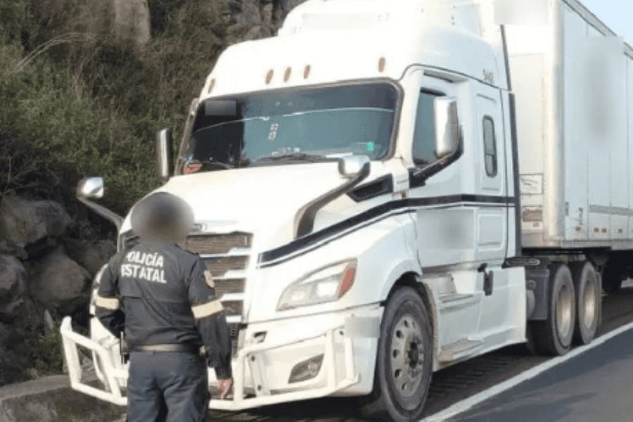 Recuperan en Edomex cami&oacute;n robado con paqueter&iacute;a valuada en 4 mdp