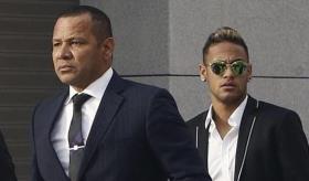 Padre de Neymar busca que continúe en Santos de Brasil