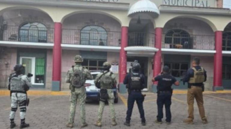 Atacan con drones presidencia municipal de Benito Juárez, en Michoacán