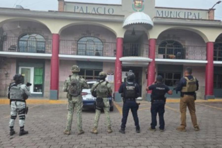 Atacan con drones presidencia municipal de Benito Juárez, en Michoacán Atacan con drones presidencia municipal de Benito Juárez, en Michoacán