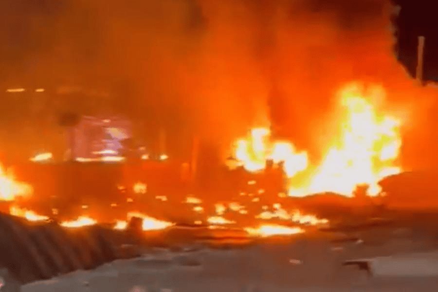 Choca contra caseta de cobro en Sinaloa; 3 personas pierden la vida