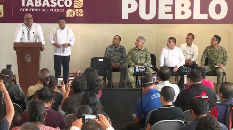Atiende FGE a familiares de policía de Paraíso detenido por presuntos vínculos con el crimen