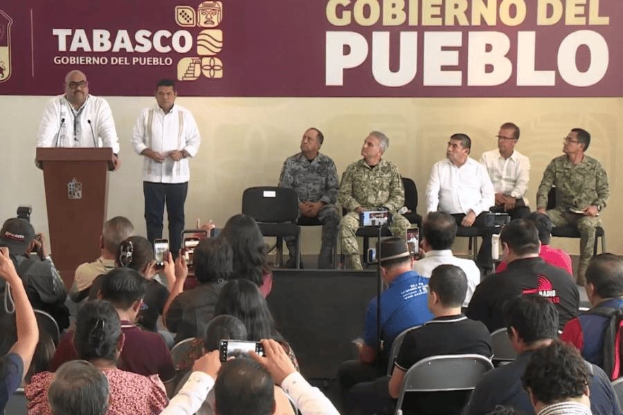 Atiende FGE a familiares de policía de Paraíso detenido por presuntos vínculos con el crimen Atiende FGE a familiares de policía de Paraíso detenido por presuntos vínculos con el crimen