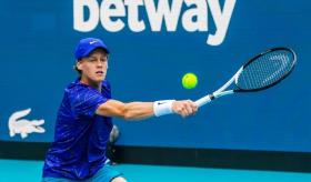 Sinner amplía liderato en el ranking de la ATP, pese a derrota frente a Alcaraz