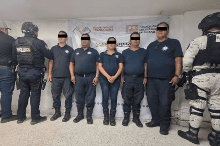 Detienen a 5 polic&iacute;as municipales de Chiapas por homicidio de mujer al interior de una celda