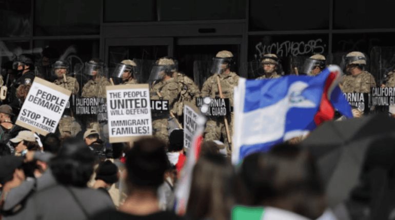 Llegan cerca de 700 marines a Los Ángeles para sofocar protestas de migrantes