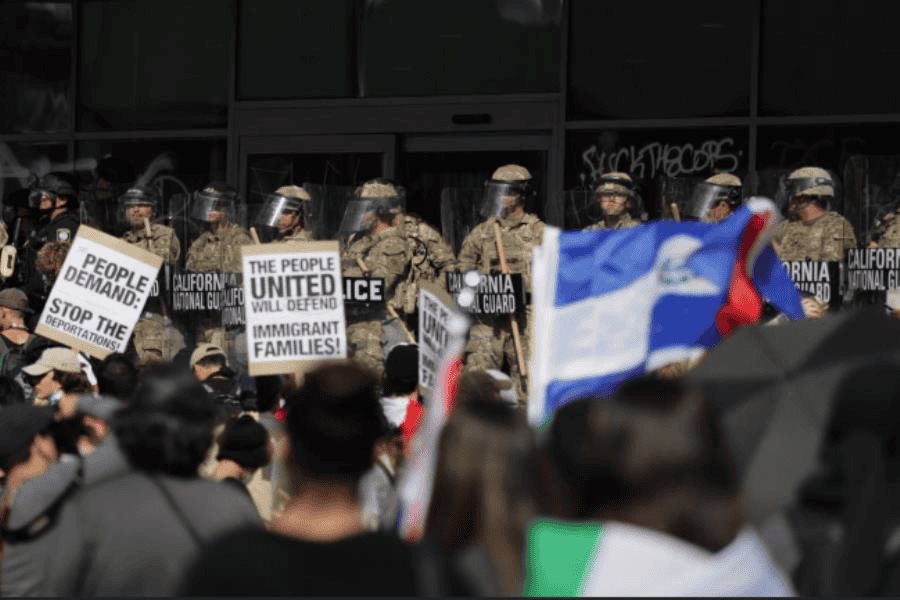 Llegan cerca de 700 marines a Los Ángeles para sofocar protestas de migrantes Llegan cerca de 700 marines a Los Ángeles para sofocar protestas de migrantes
