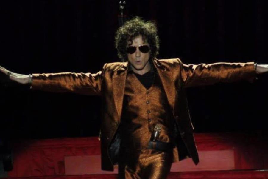 Bunbury arrebata celular a fan durante show en México