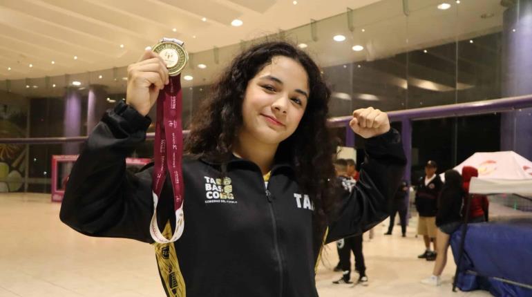 Valentina Padrón Talavera gana medalla de oro en Lucha femenil en la Olimpiada Nacional en Tlaxcala