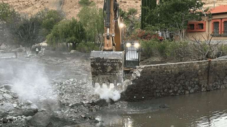 ¡El agua es un derecho, no una mercancía! Conagua demuele 5 presas en rancho ´El Saucito´ de César Duarte