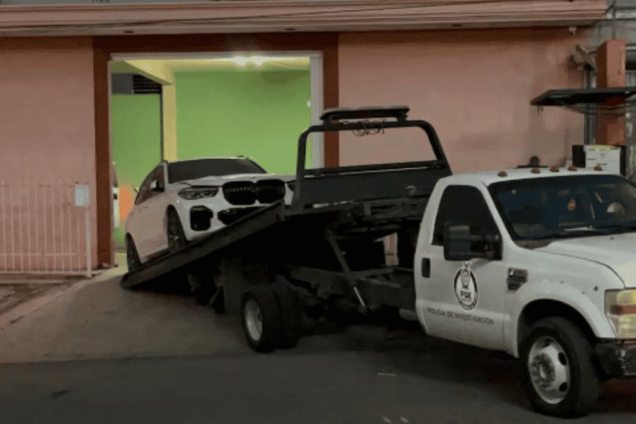 Aseguran vehículos con reporte de robo durante cateo de taller en Sinaloa Aseguran vehículos con reporte de robo durante cateo de taller en Sinaloa