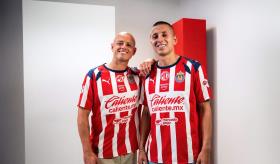 Presenta Chivas su nueva piel para la próxima temporada