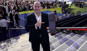 Enrique Alfaro se gradúa en dirección de futbol en la Universidad del Real Madrid