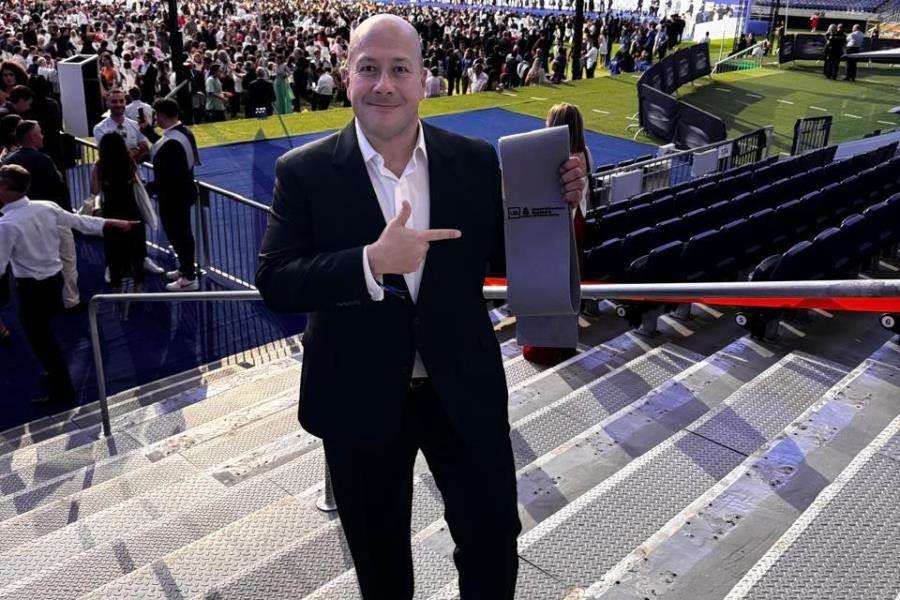 Enrique Alfaro se gradúa en dirección de futbol en la Universidad del Real Madrid Enrique Alfaro se gradúa en dirección de futbol en la Universidad del Real Madrid