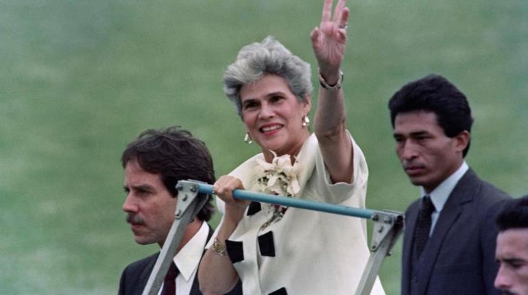 Fallece a los 95 años Violeta Barrios, la primera mujer presidenta en América