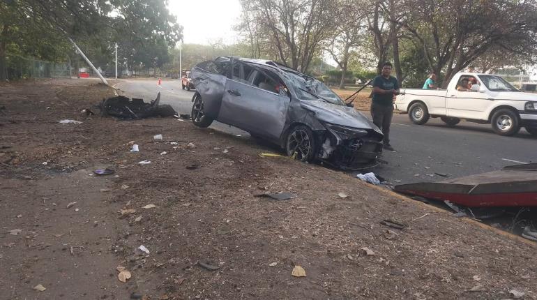Reportan un fallecido tras accidente en el bulevar Bicentenario