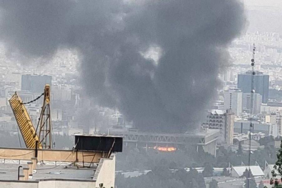 En transmisión en vivo, TV iraní es bombardeada por Israel en Teherán En transmisión en vivo, TV iraní es bombardeada por Israel en Teherán