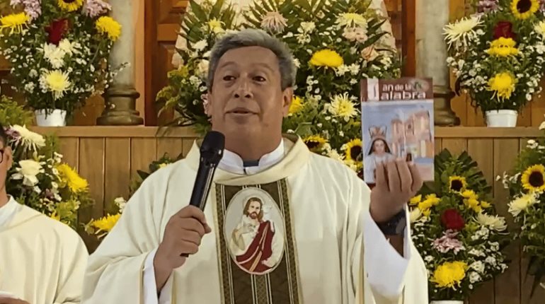 Virgen de la Asunción y santuario de Cupilco son portada del misal: Padre Tiktokero