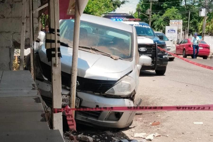 Mujer sufre paro mientras manejaba, choca y se impacta contra negocio; fallece en ranchería de Centro Mujer sufre paro mientras manejaba, choca y se impacta contra negocio; fallece en ranchería de Centro