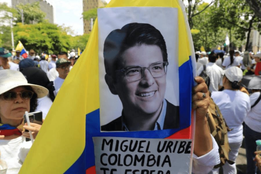 Miguel Uribe es sometido a cirugía de urgencia tras hemorragia cerebral; reportan su salud como crítica Miguel Uribe es sometido a cirugía de urgencia tras hemorragia cerebral; reportan su salud como crítica
