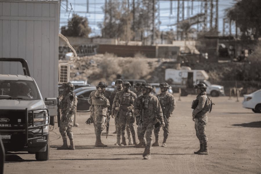 Atacan sujetos armados base militar en BC; 2 soldados resultaron heridos Atacan sujetos armados base militar en BC; 2 soldados resultaron heridos