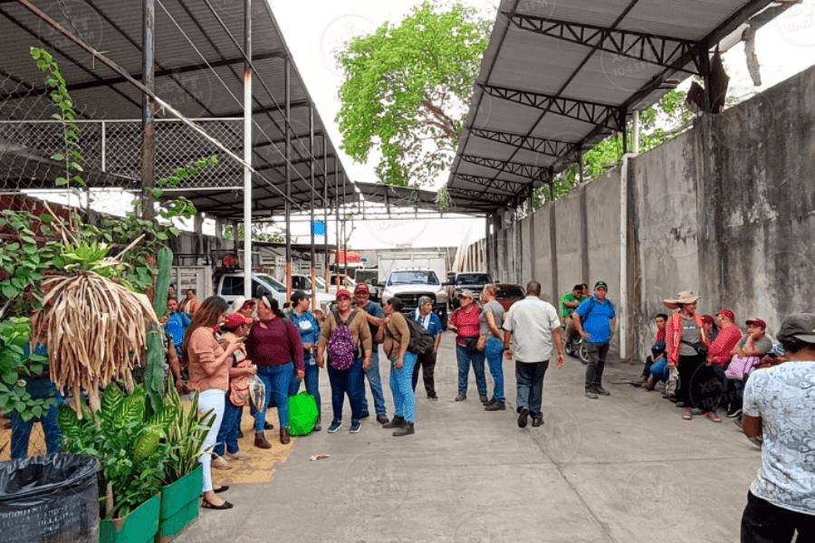 Trabajadores de Barrido Móvil de Centro también protestan Trabajadores de Barrido Móvil de Centro también protestan