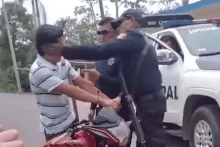 "No los mandamos a que agredan": Edil de Comalcalco promete revisar actuar de policías "No los mandamos a que agredan": Edil de Comalcalco promete revisar actuar de policías