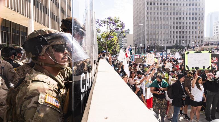 Levantan toque de queda en Los Ángeles
