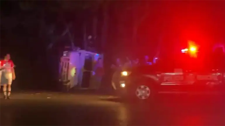 Vuelca camioneta de valores sobre la carretera Villahermosa – Nacajuca