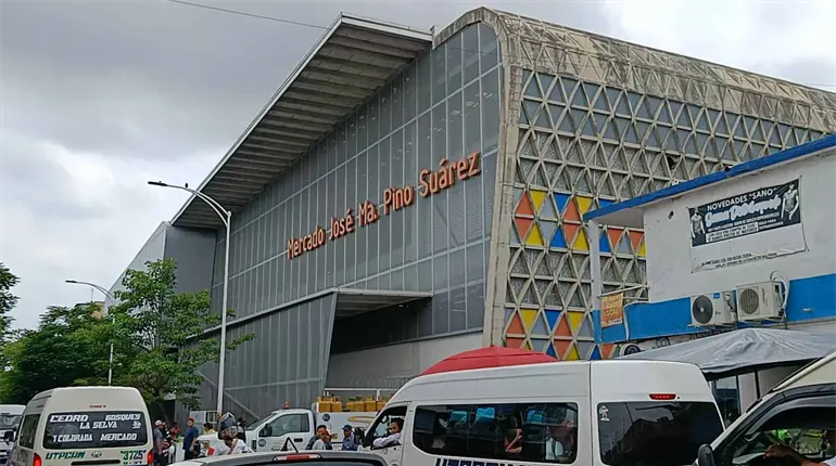 10% de locales del Pino Suárez cerrados por bajas ventas y enfermedades de propietarios, reporta Administración