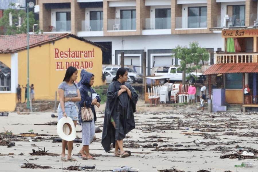 ´Erick´ se degrada a tormenta tropical tras dejar destrozos por su paso en Oaxaca ´Erick´ se degrada a tormenta tropical tras dejar destrozos por su paso en Oaxaca
