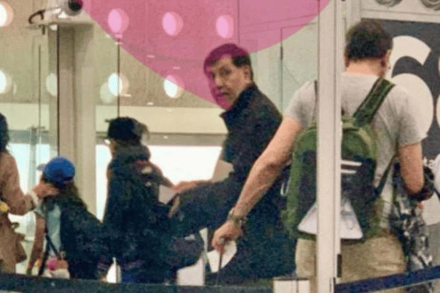 Captan a Noroña abordando vuelo a Roma en el AICM Captan a Noroña abordando vuelo a Roma en el AICM