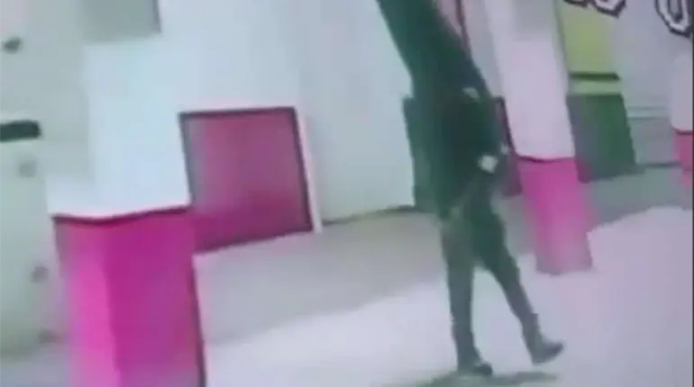 Captan a hombre robando imagen de la Virgen de Guadalupe en Puebla
