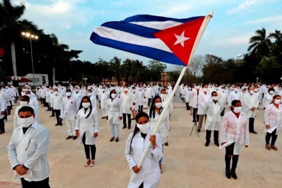 Viceministro de Exteriores de Cuba rechaza que misiones m&eacute;dicas sean trabajo forzado