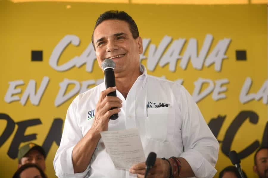 Silvano Aureoles impugna negativa de amparo contra orden de aprehensión Silvano Aureoles impugna negativa de amparo contra orden de aprehensión