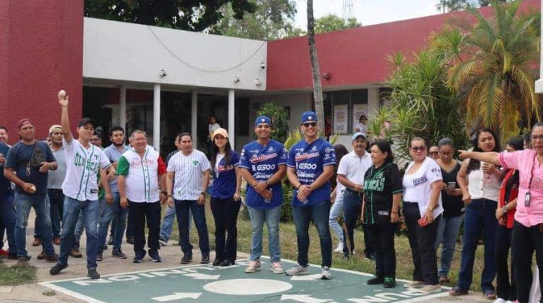 Peloteros de Olmecas conviven con trabajadores del DIF durante festejos del Día del Padre