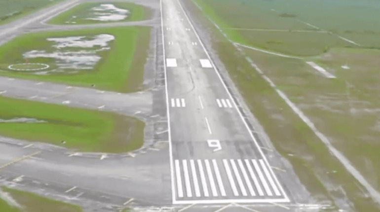 Proponen en Florida crear prisión para migrantes en aeropuerto abandonado y rodeado de pantanos