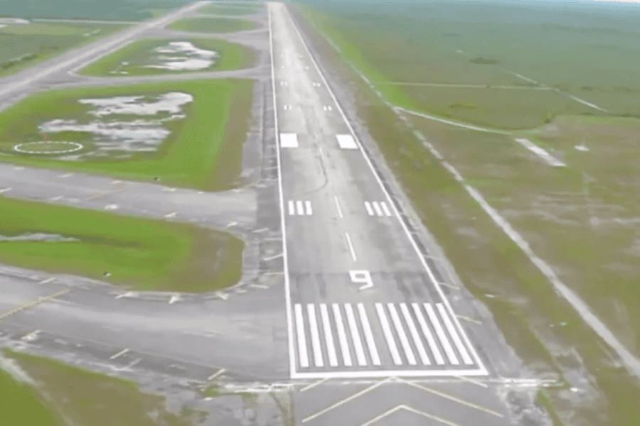 Proponen en Florida crear prisión para migrantes en aeropuerto abandonado y rodeado de pantanos Proponen en Florida crear prisión para migrantes en aeropuerto abandonado y rodeado de pantanos