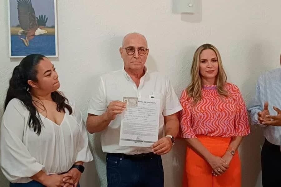 Se afilia a MC el exdelegado de Segob en Tabasco, Armando Chávez Rivera Se afilia a MC el exdelegado de Segob en Tabasco, Armando Chávez Rivera