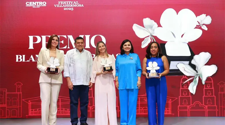 Entregan premio "Blancas Mariposas" por primera vez a tres mujeres en su cuarta edición
