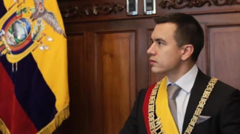 Noboa elimina seguros médicos privados y autos de lujo para funcionarios en Ecuador
