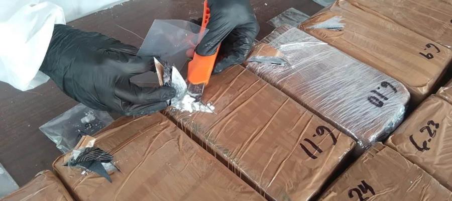 Aseguran 150 ladrillos de cocaína en el puerto de Lázaro Cárdenas, Michoacán Aseguran 150 ladrillos de cocaína en el puerto de Lázaro Cárdenas, Michoacán