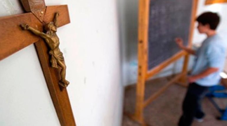 Texas exigirá a las escuelas públicas exponer los 10 mandamientos en las aulas
