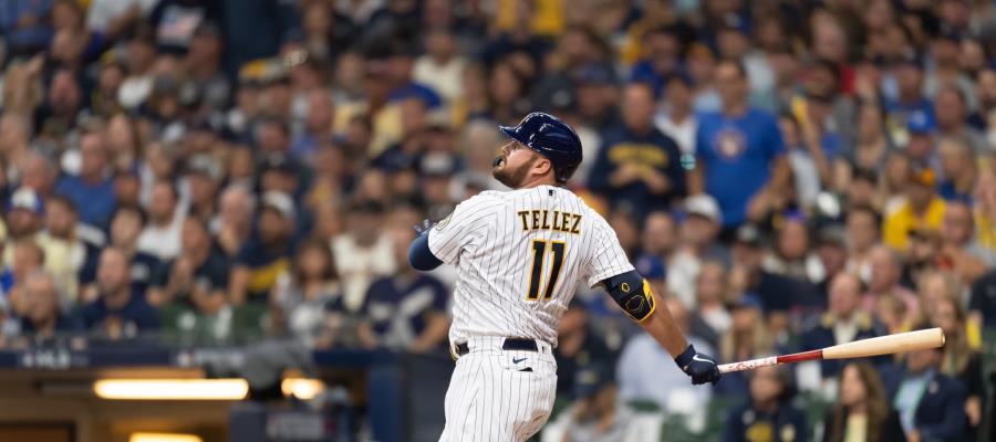 Marineros de Seattle designan a Rowdy Tellez para asignaci&oacute;n