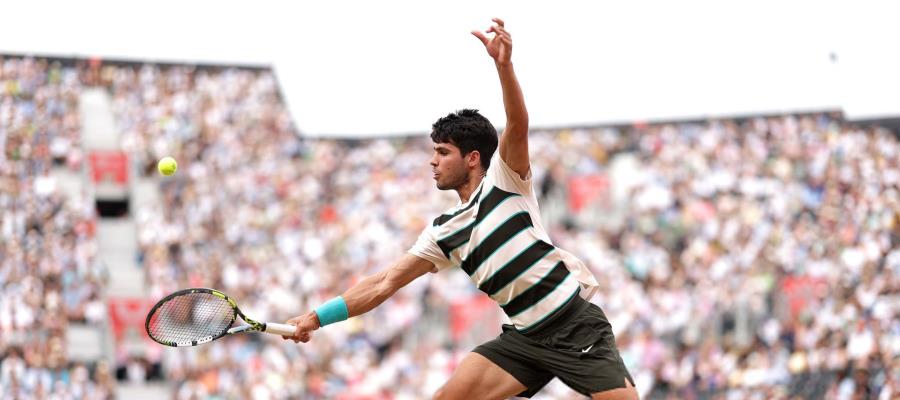 Carlos Alcaraz se clasifica a la final de Queen´s y llega a su quinta consecutiva Carlos Alcaraz se clasifica a la final de Queen´s y llega a su quinta consecutiva