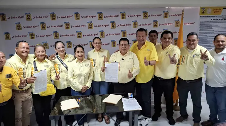 Reactiva PRD Tabasco resistencia civil con entrega masiva de cartas amparo